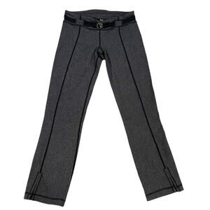Lululemon Size 6 Belt it Out Crop Capri Pants in Black and Gray Leggings w/ belt